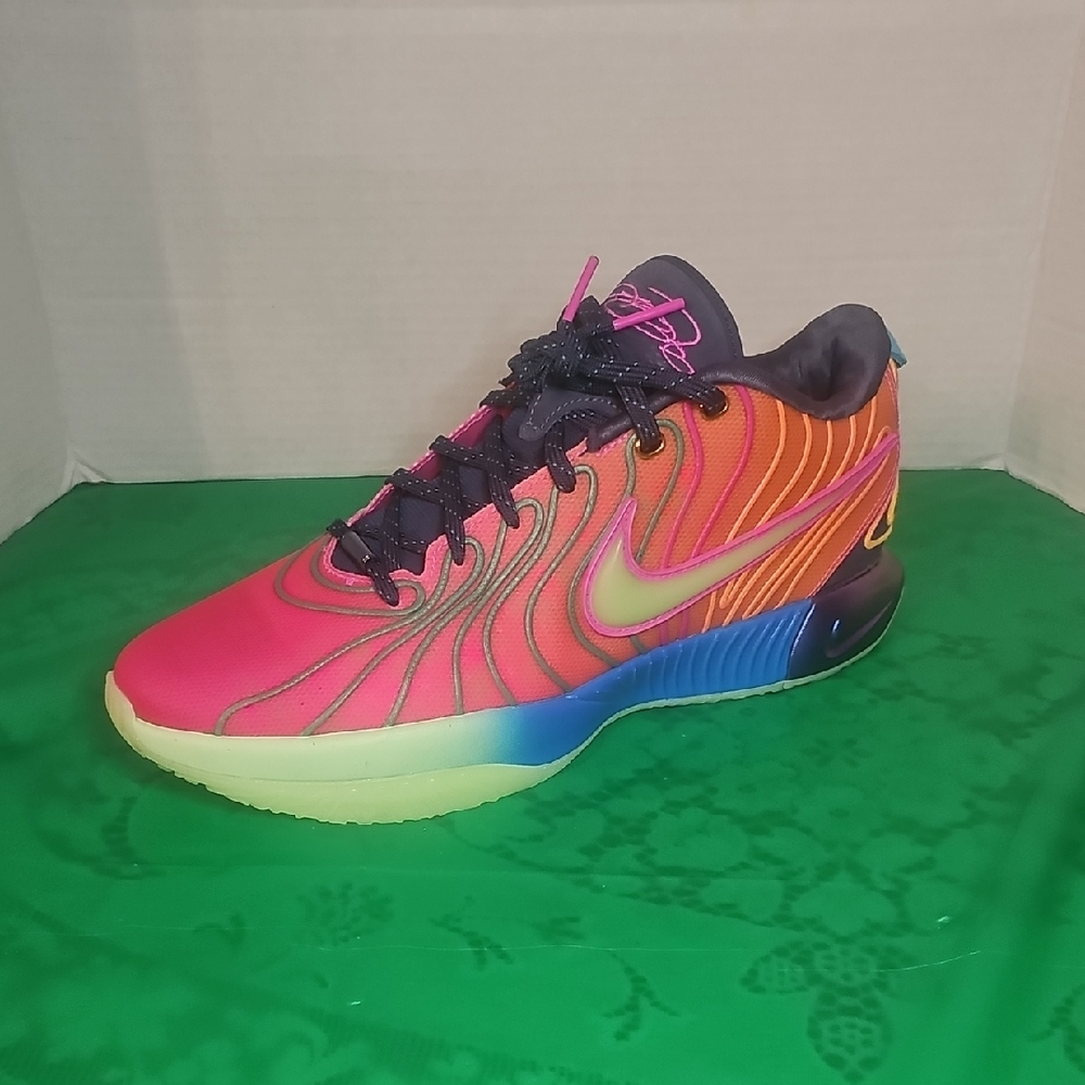 Nike LeBron XXI "Optimism"